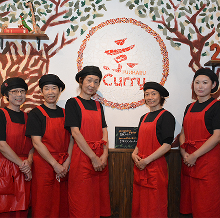 京 FUJIHARUカレー　オーナー 藤坂 さとみ